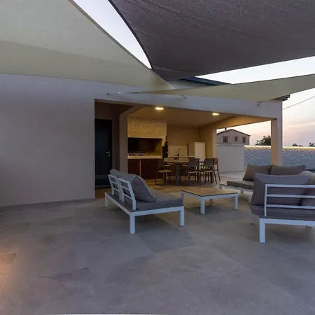 Amazing Ani With Pool & Whirpool Near The - Wiibuk Villa *
